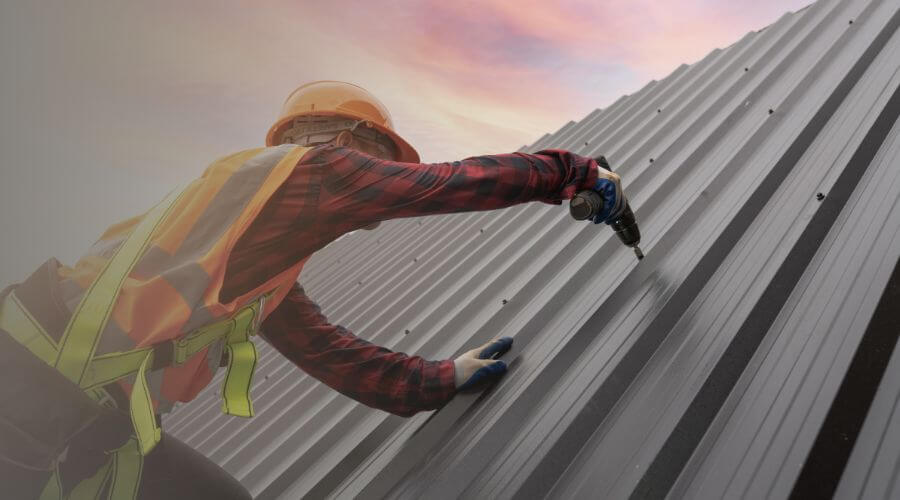Professional gutter cleaning in Glendo, WY